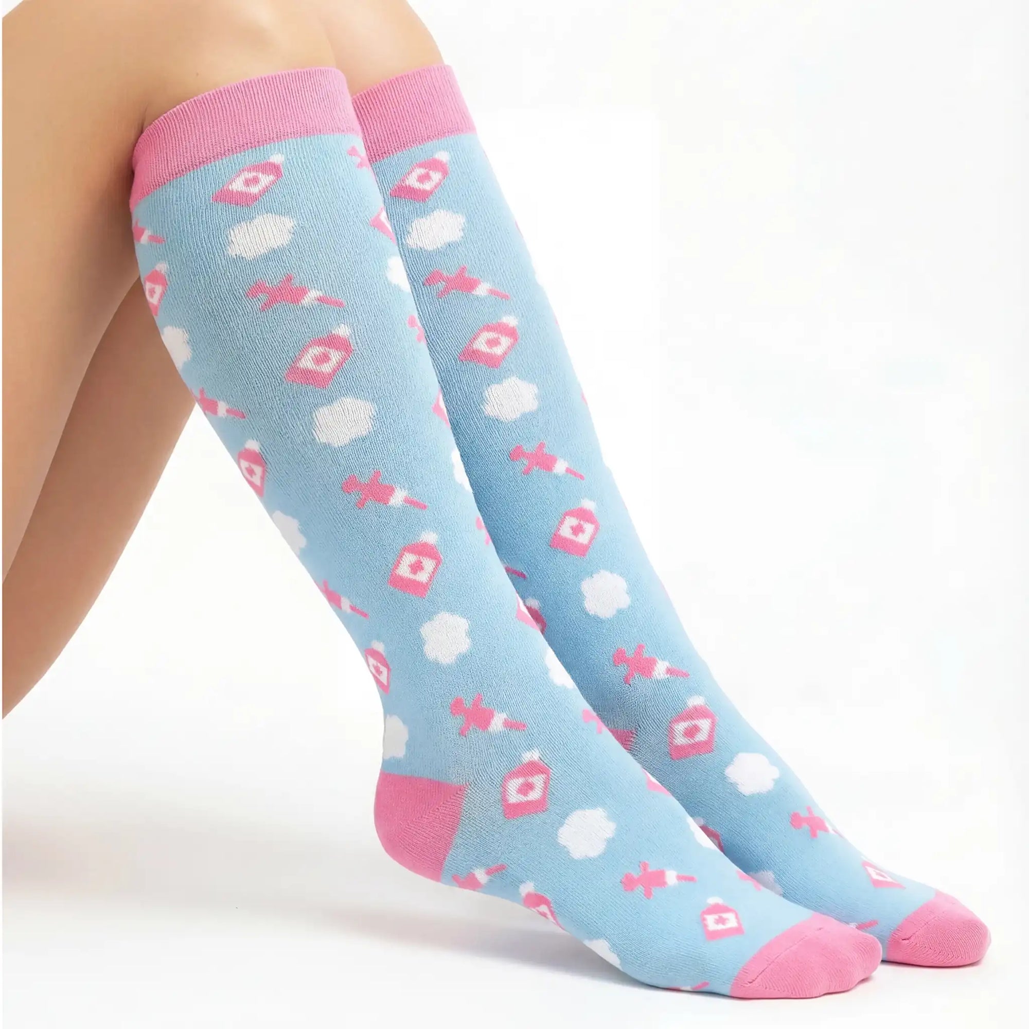 Medias de Compresion Nubes de Nurse is Love para enfermería y sanidad