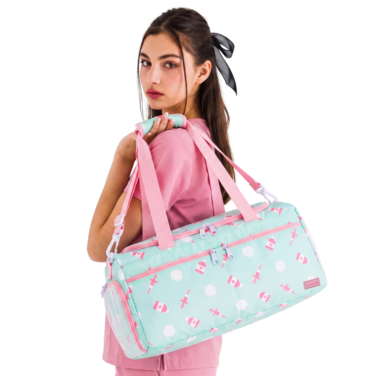 Bolso Deportivo para Enfemeras Aqua Nubes de Nurse is Love para enfermería y sanidad