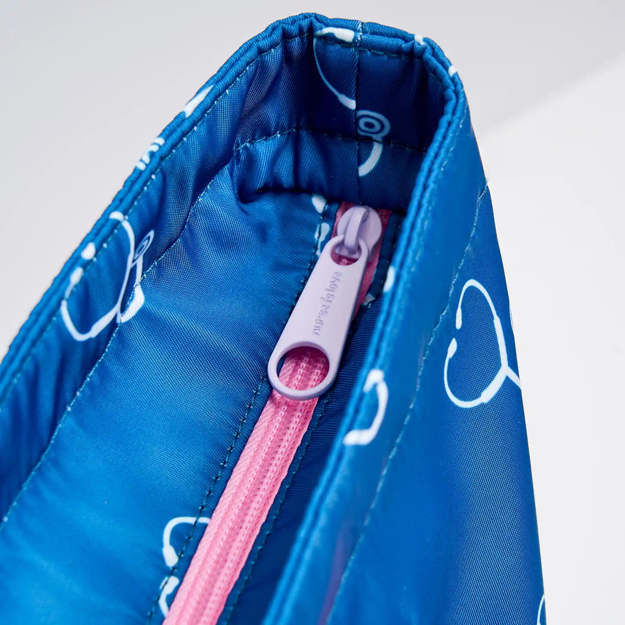 Bolso Azul de Nurse is Love para enfermería y sanidad