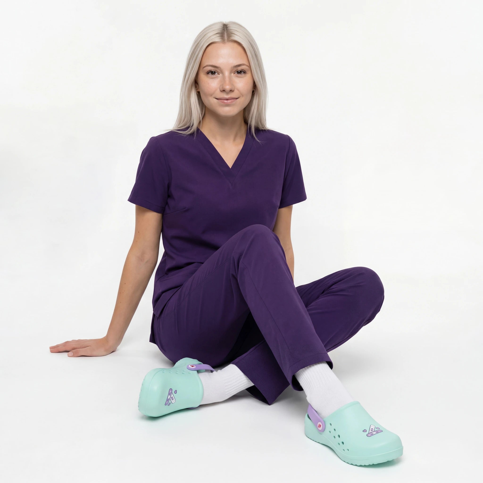 Zuecos para Enfermeras Aqua Tirita de Nurse is Love para enfermería y sanidad