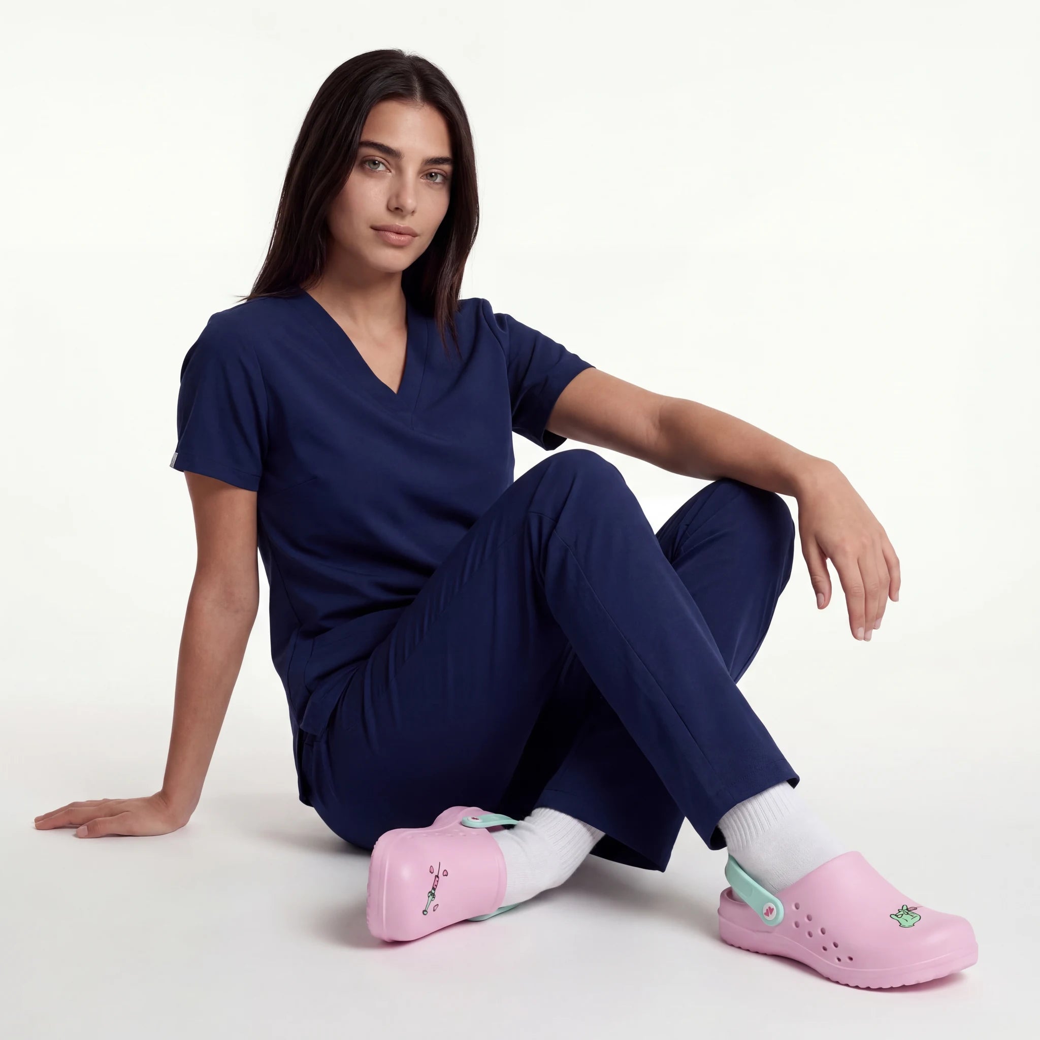 Zuecos para Enfermeras Rosa Jeringa de Nurse is Love para enfermería y sanidad