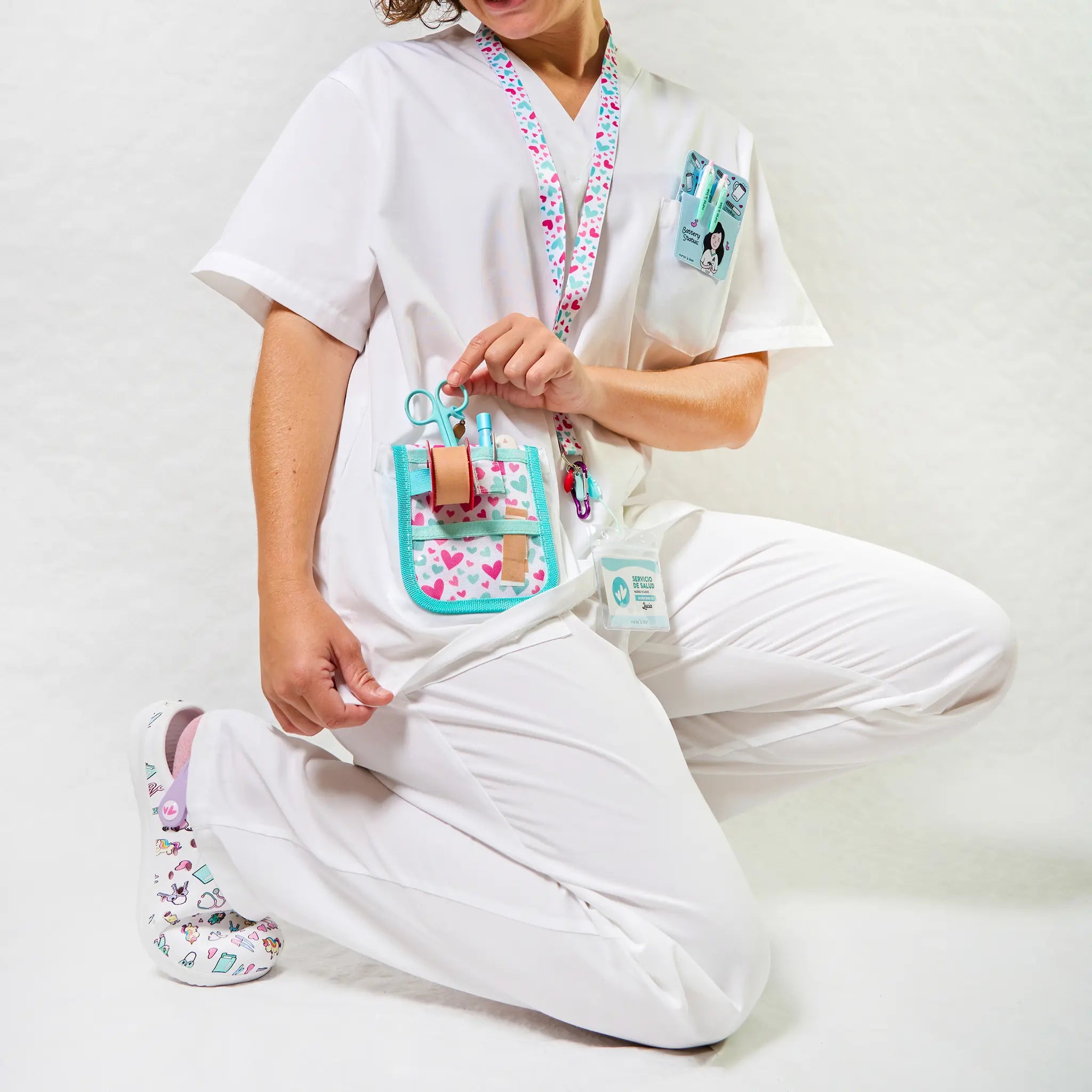 Organizador de Bolsillo Aqua Corazones de Nurse is Love para enfermería y sanidad