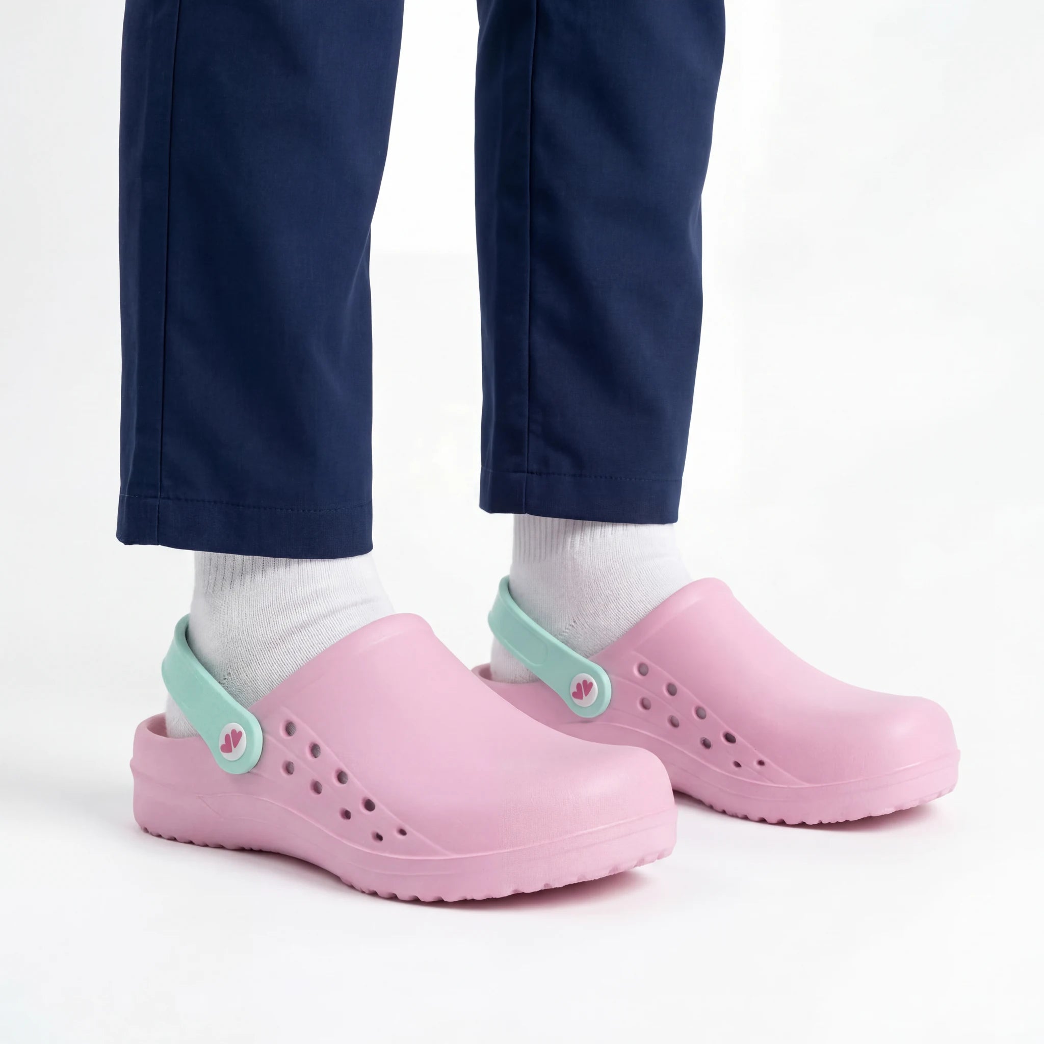 Zuecos para Enfermeras Rosa de Nurse is Love para enfermería y sanidad