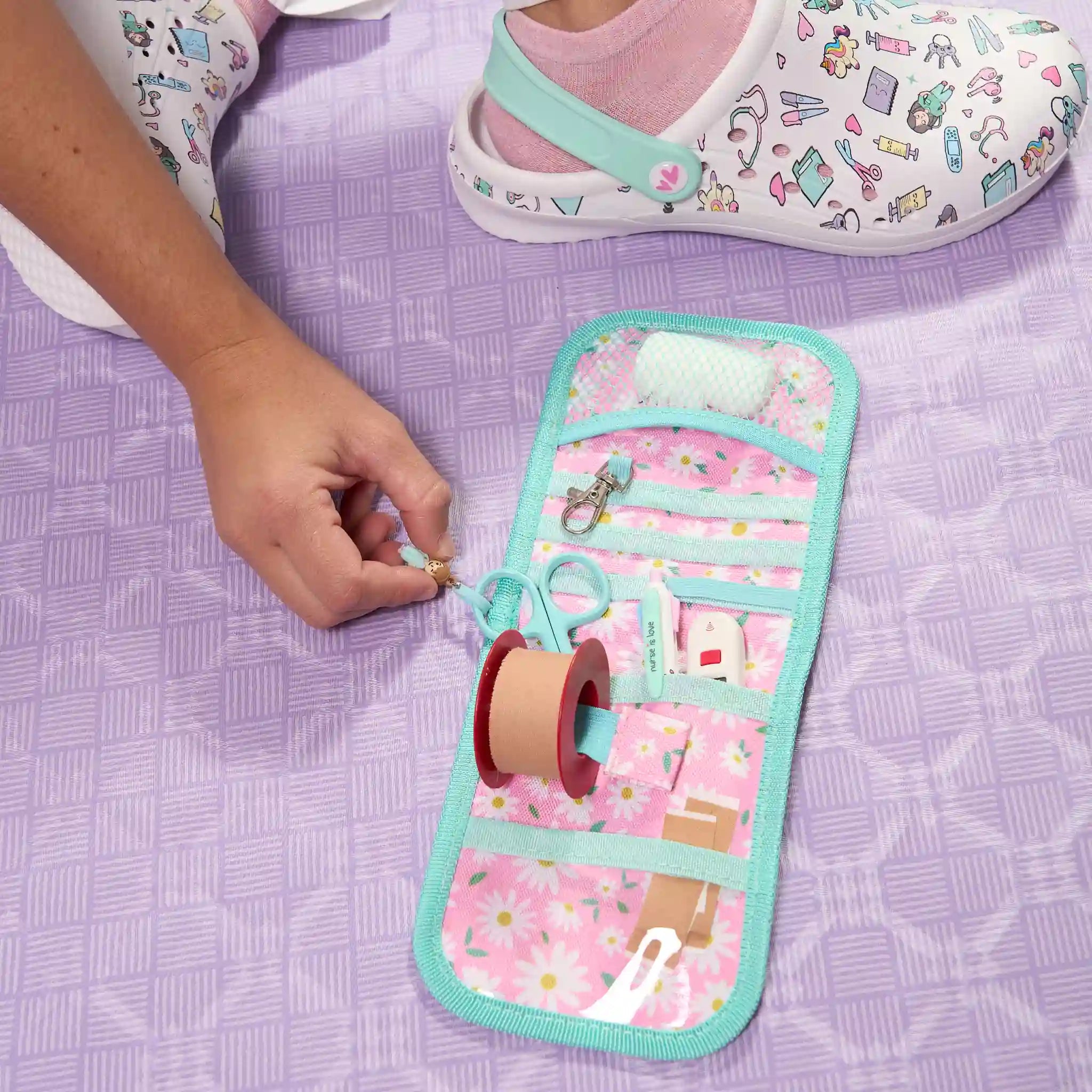 Organizador de Bolsillo Aqua Margaritas de Nurse is Love para enfermería y sanidad