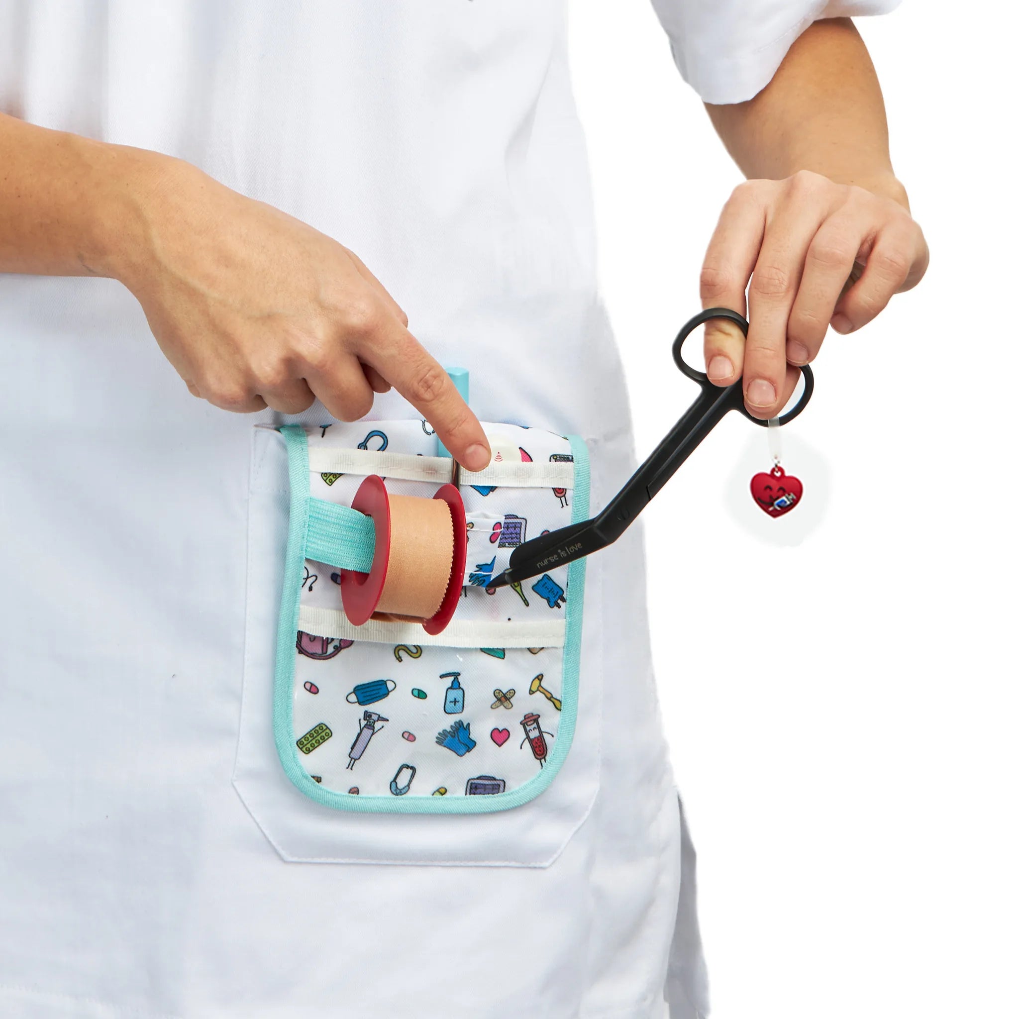 Tijeras Enfermería Pico de Pato Black de Nurse is Love para enfermería y sanidad
