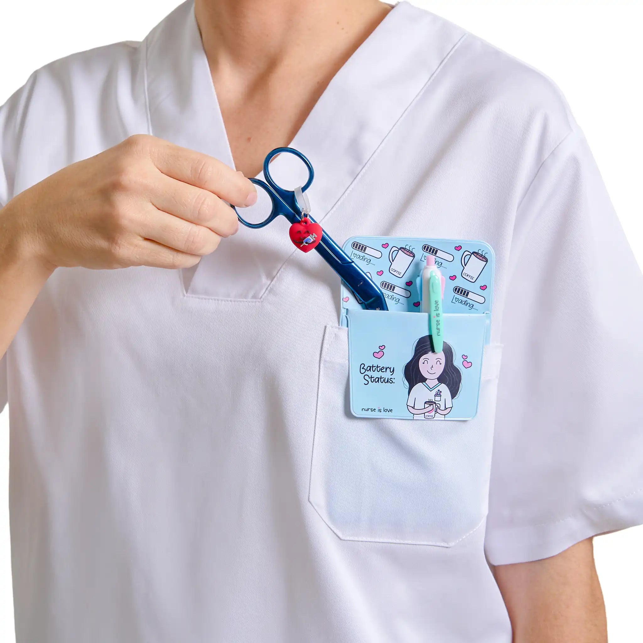 Tijeras Enfermería Pico de Pato Cromium Azul de Nurse is Love para enfermería y sanidad