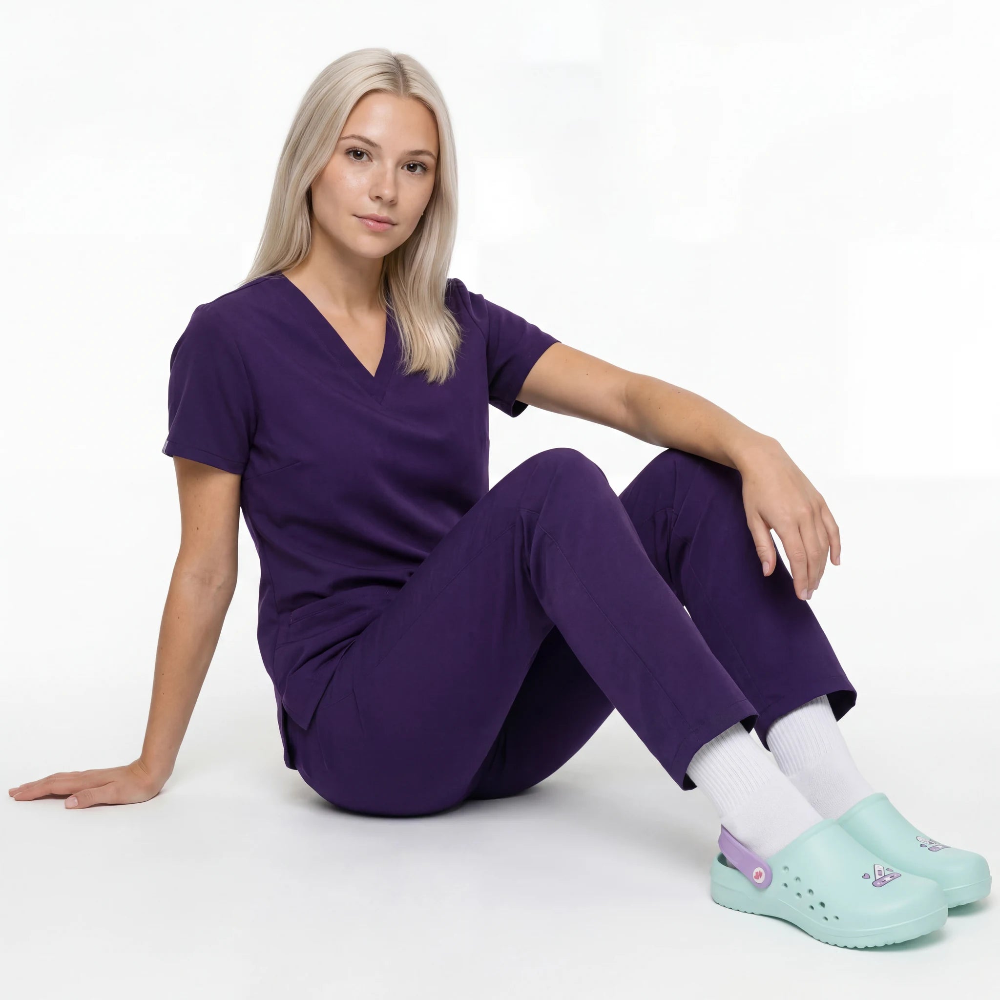 Zuecos para Enfermeras Aqua Tirita de Nurse is Love para enfermería y sanidad