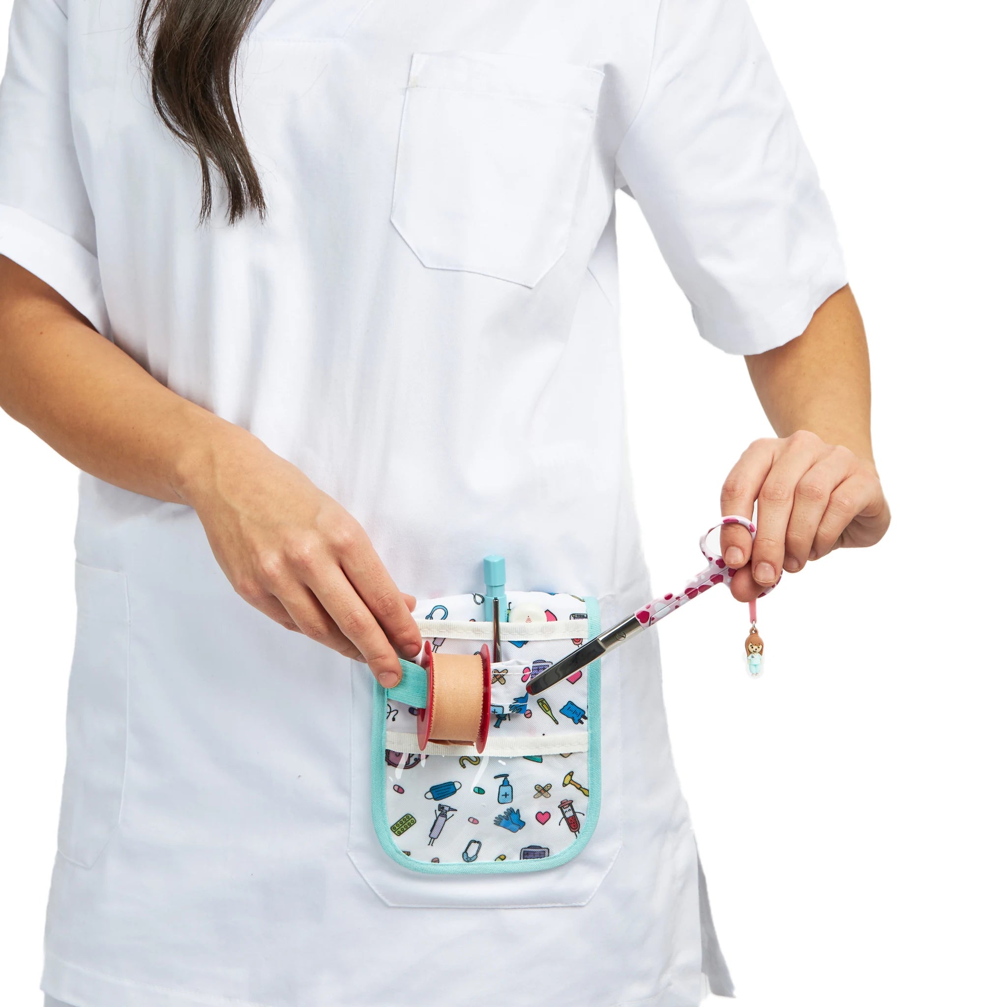 Tijeras Enfermería Mayo corazones fondo rosa de Nurse is Love para enfermería y sanidad