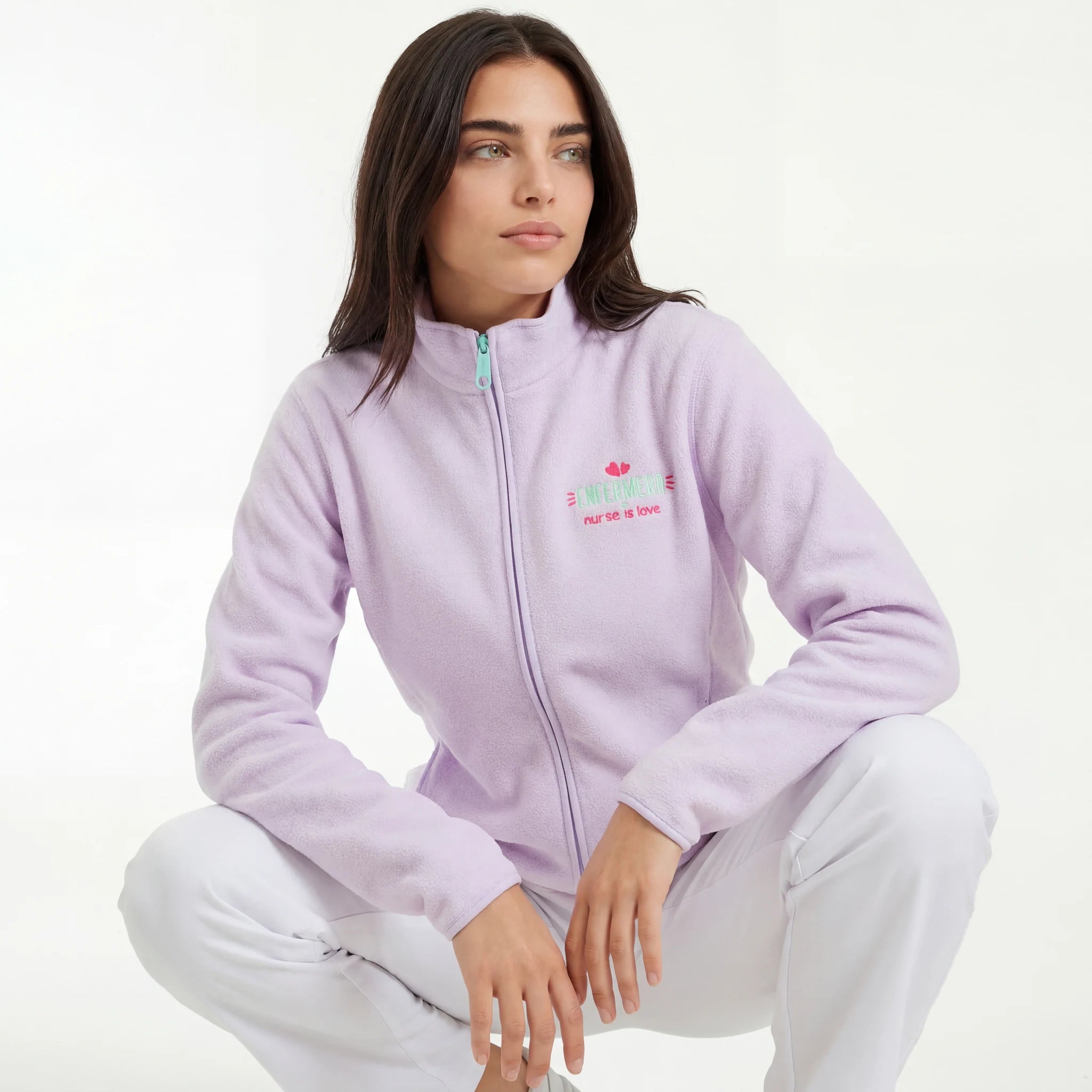Chaqueta Polar Morada para Enfermeras de Nurse is Love para enfermería y sanidad