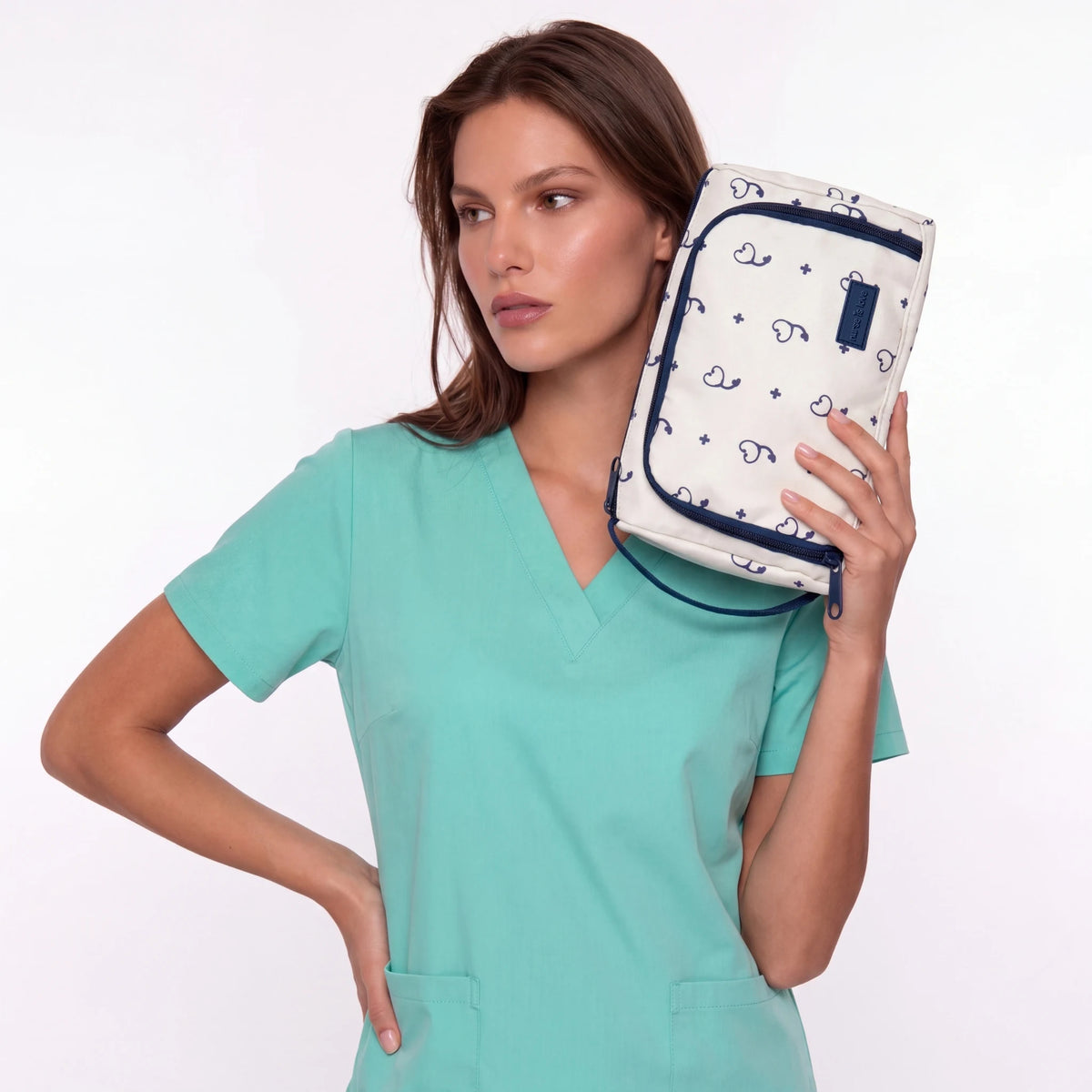 Neceser para Enfemeras Beige Estetoscopio de Nurse is Love para enfermería y sanidad
