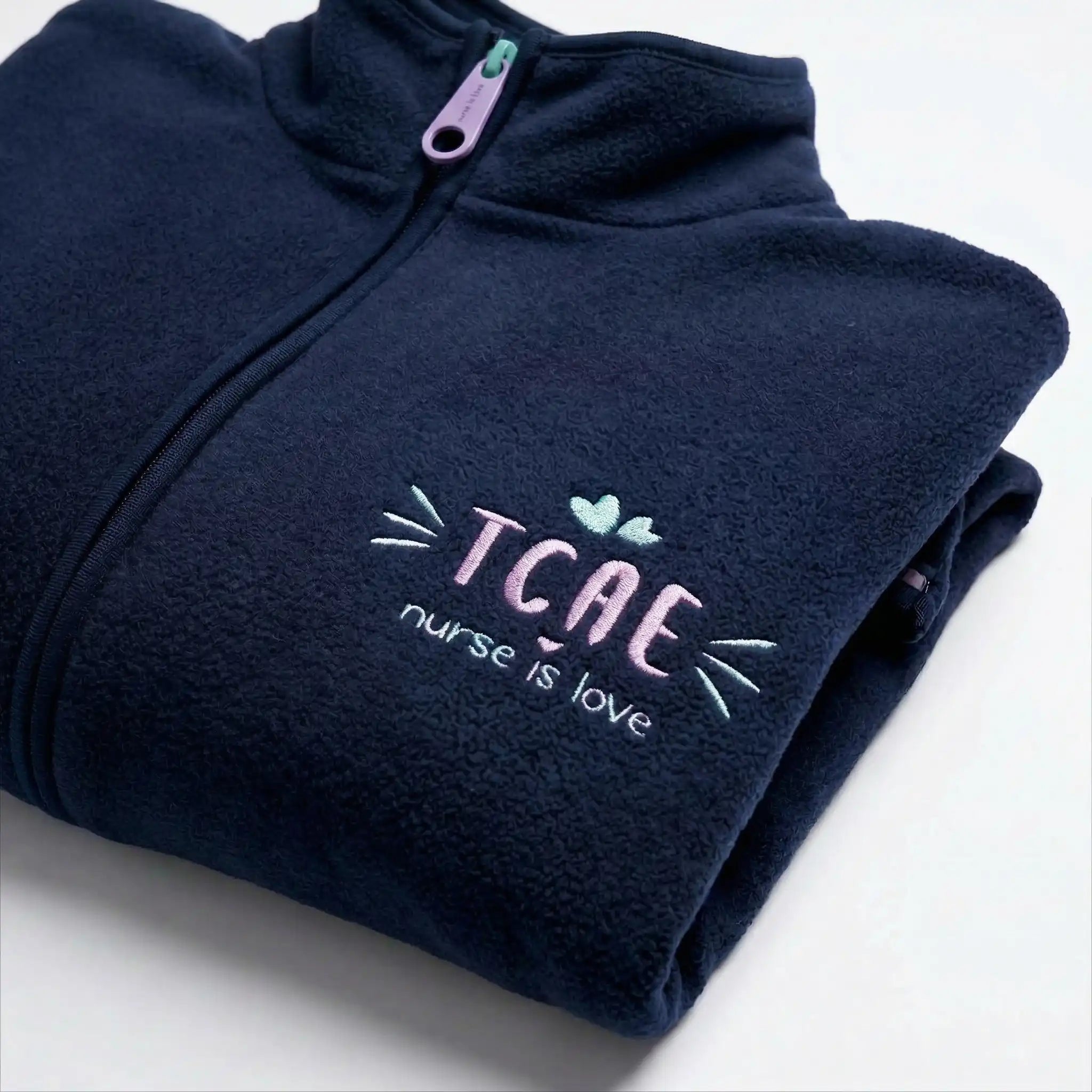 Chaqueta Polar Navy Instrumentos para TCAE de Nurse is Love para enfermería y sanidad